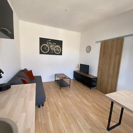 V2 Avec Balcon, Plein Centre - 5 Min Golfech Apartamento *