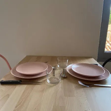 V2 Avec Balcon, Plein Centre - 5 Min Golfech *