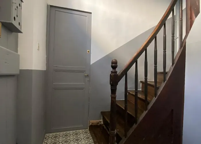 V2 Avec Balcon, Plein Centre - 5 Min Golfech